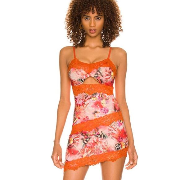 Superdown Mikhaela Lace Trim Mini Dress in Orange Multi NWOT Size Small - Picture 1 of 3
